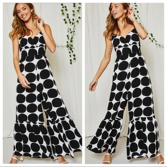 #44 Chic and Stylish Sleeveless Large Polka Dot Jumpsuit - Picture 3 of 3
